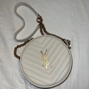 Vinyle YSL Round Quilted Grain de Poudre Crossbody Bag